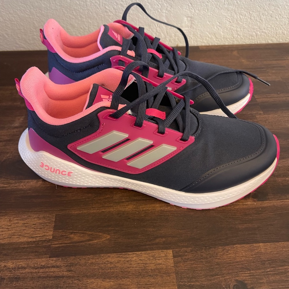 New size‎ 5.5 Adidas Bounce EQ21 Run 2.0 girls / women’s athletic running shoes